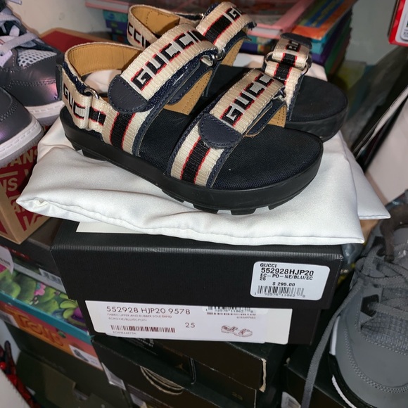 PRE OWNED TODDLER UNISEX SANDALS